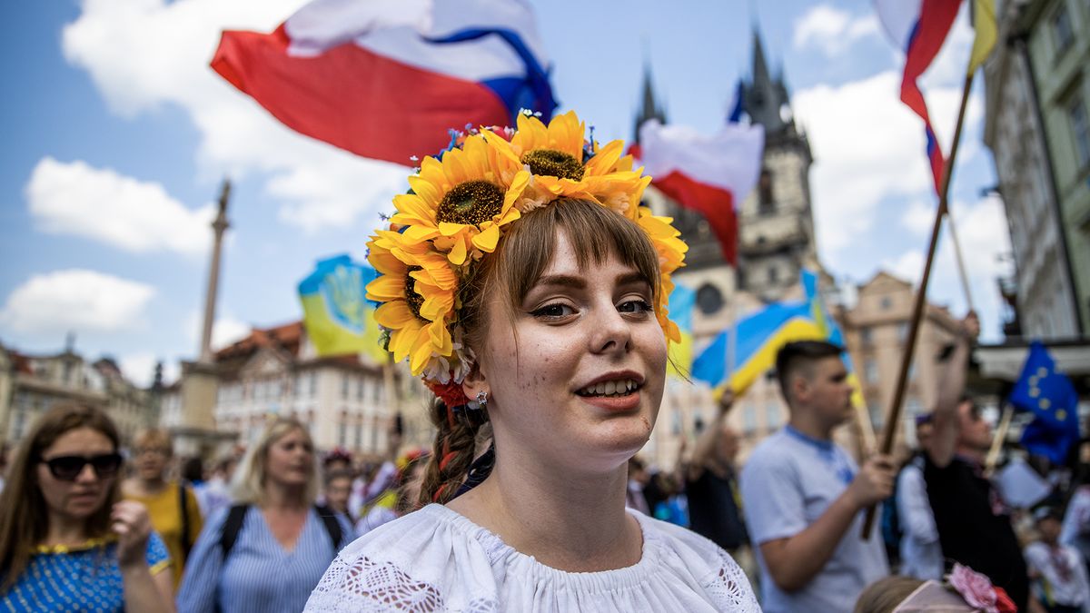 Obrazem: „Děkujeme, Česko!“ volalo v Praze na tisíc Ukrajinců
